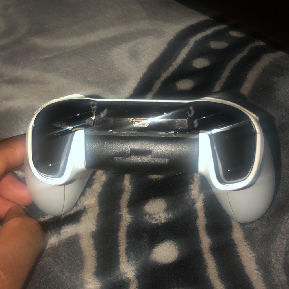 Xbox controller - Picture 3 of 3